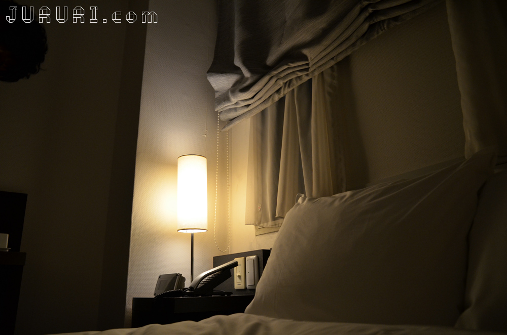 hotel_bed